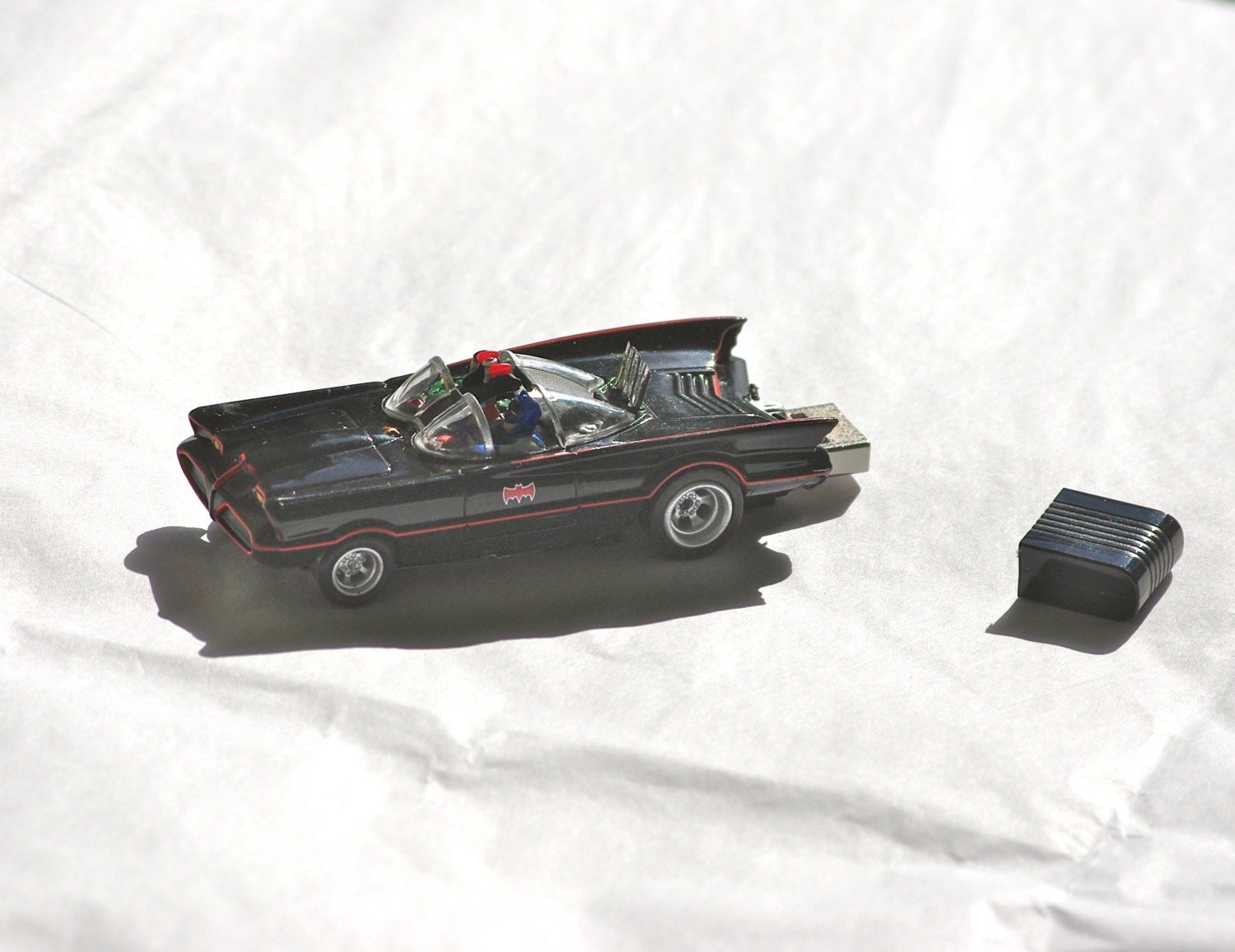8GB batmobile flash drive batman and robin minifigures 1966 dynamic duo recycled rare collector's dc comics slot car  for mac or pc compute