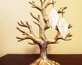 Vintage Earrings Angel Wings Carved White Sea Shell Scallop Edge Summer Jewelry