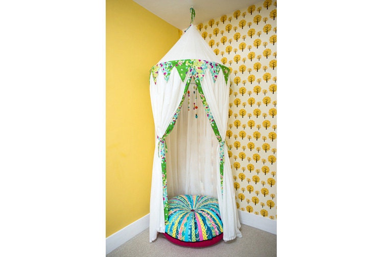 Hanging Play Tent Whimsical Canopy in White Cotton Lawn and Echino Spring Leaves Bunting