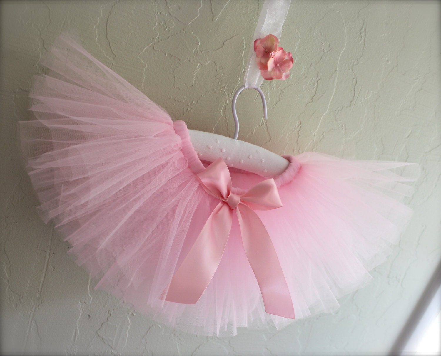 Pink Tutu for Baby Girls. Pink Tutu with Hydrangea Flowers. Newborn Tutus. Pink Infant Tutus. Sewn Tutus. Pink Tutu with Flower Headband.