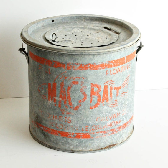 Vintage Minnow Bucket, Fishing Cabin Decor, Live Bait Bucket, Galvanized  Steel Old Pal Minnow Bucket by Woodstream Corp Fishing Bait Pail 