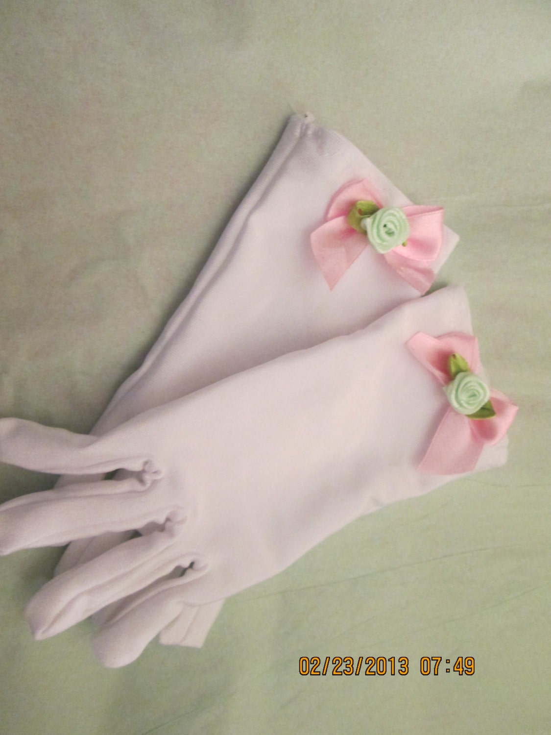 Little girls gloves Easter gloves pink by IsabellasHatsandBows