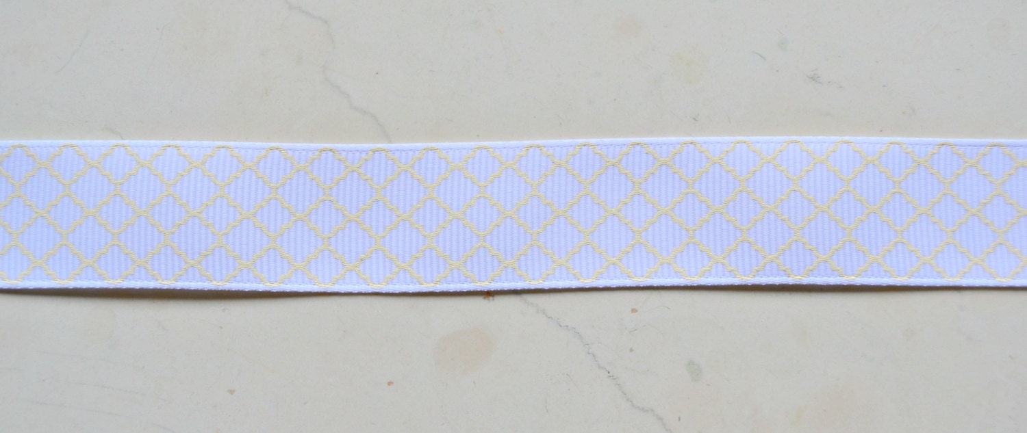 Beautiful white quatrefoil 7/8" grosgrain ribbon- wedding Il_570xn