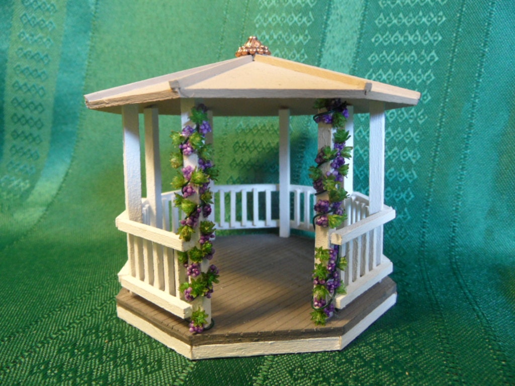 Miniature Gazebo for Dollhouse. Quarter by LindaIrwinCottages