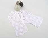 Beaded Vintage Gloves White Size 7 Bridal Party Prom Pristine Condition - GreenbriarCreations
