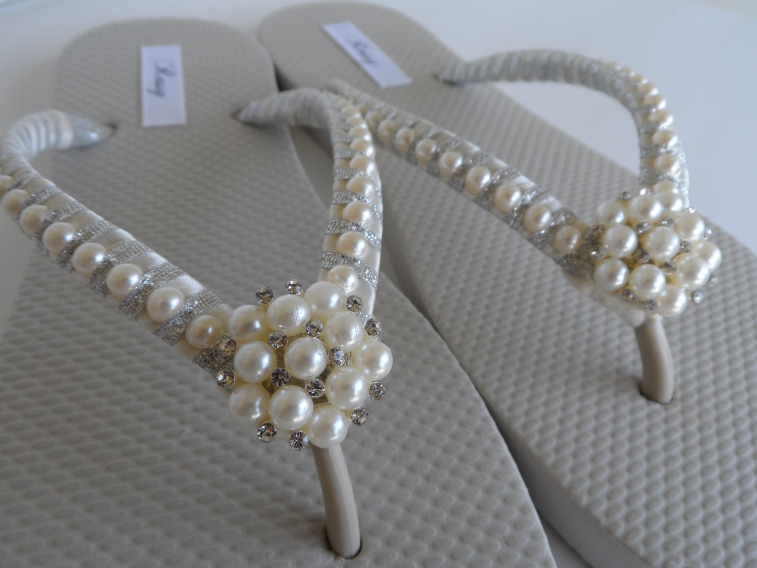 Bridal Ivory Flip Flops  Bridal Pearls Sandals by RossyAccesorios