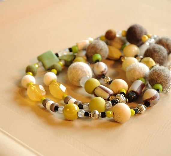 GORGEOUS NECKLACE with beautiful autumn colors