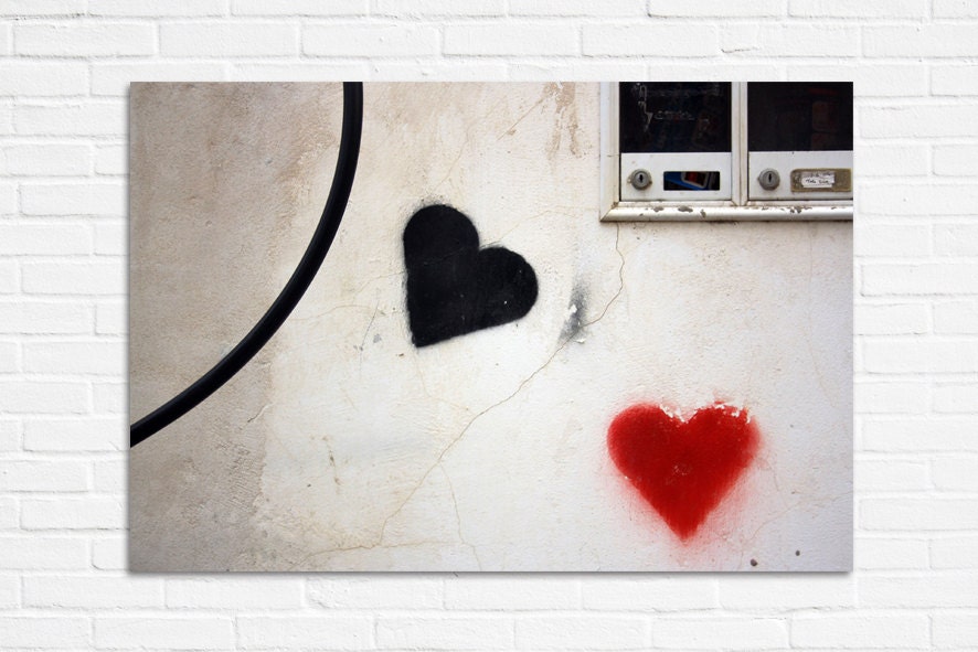 Large street art printed on canvas,  red and black heart, 20"/30" - hayagold