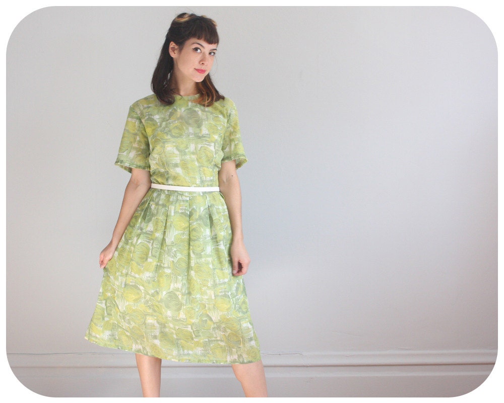 1950s COTTON DAY DRESS - Green & White Print Cotton Voile - large to xl