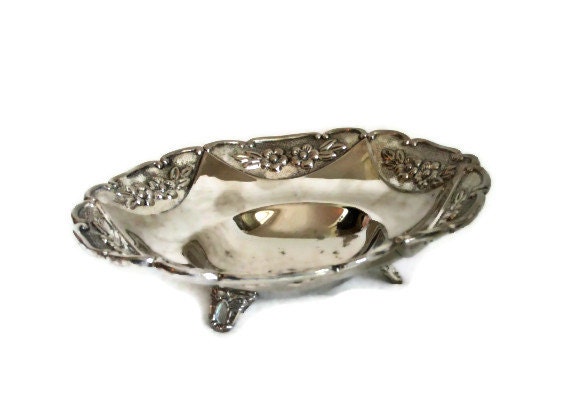 Vintage bonbon dish, Footed metal BOWL, cute embossed flowers & leaves, Silvery color trinkets tray, home decor, housewares, silver tone