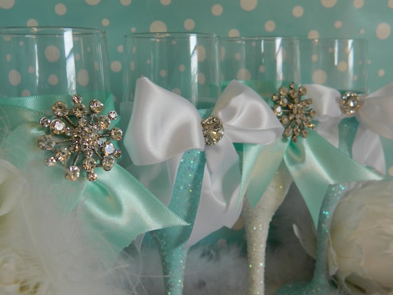 Weddings, Champagne Glasses, Champagne Flutes, Toasting Flutes,Tiffany Blue, Bridesmaid Gift, Bachelorette Party, White, Bridal Shower