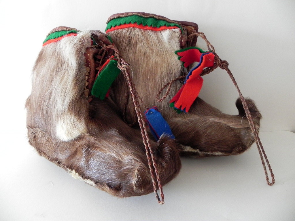 Sami shoes of reindeer skin handmade and by beautifulsweden