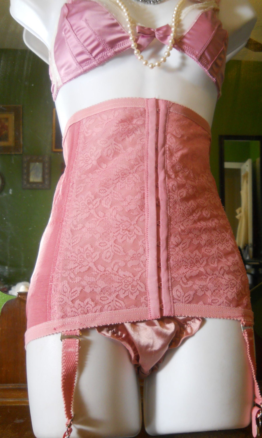 pink waist cincher