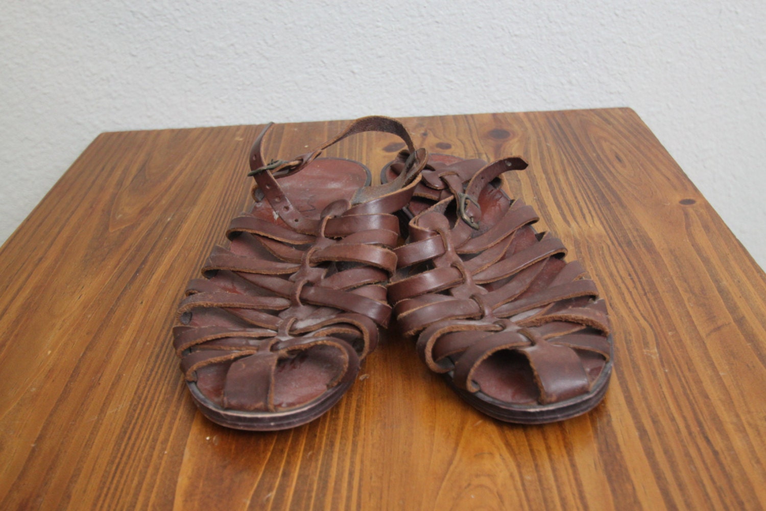 ... jesus sandals 80s flat leather brown sandals hippie boho size 6.5