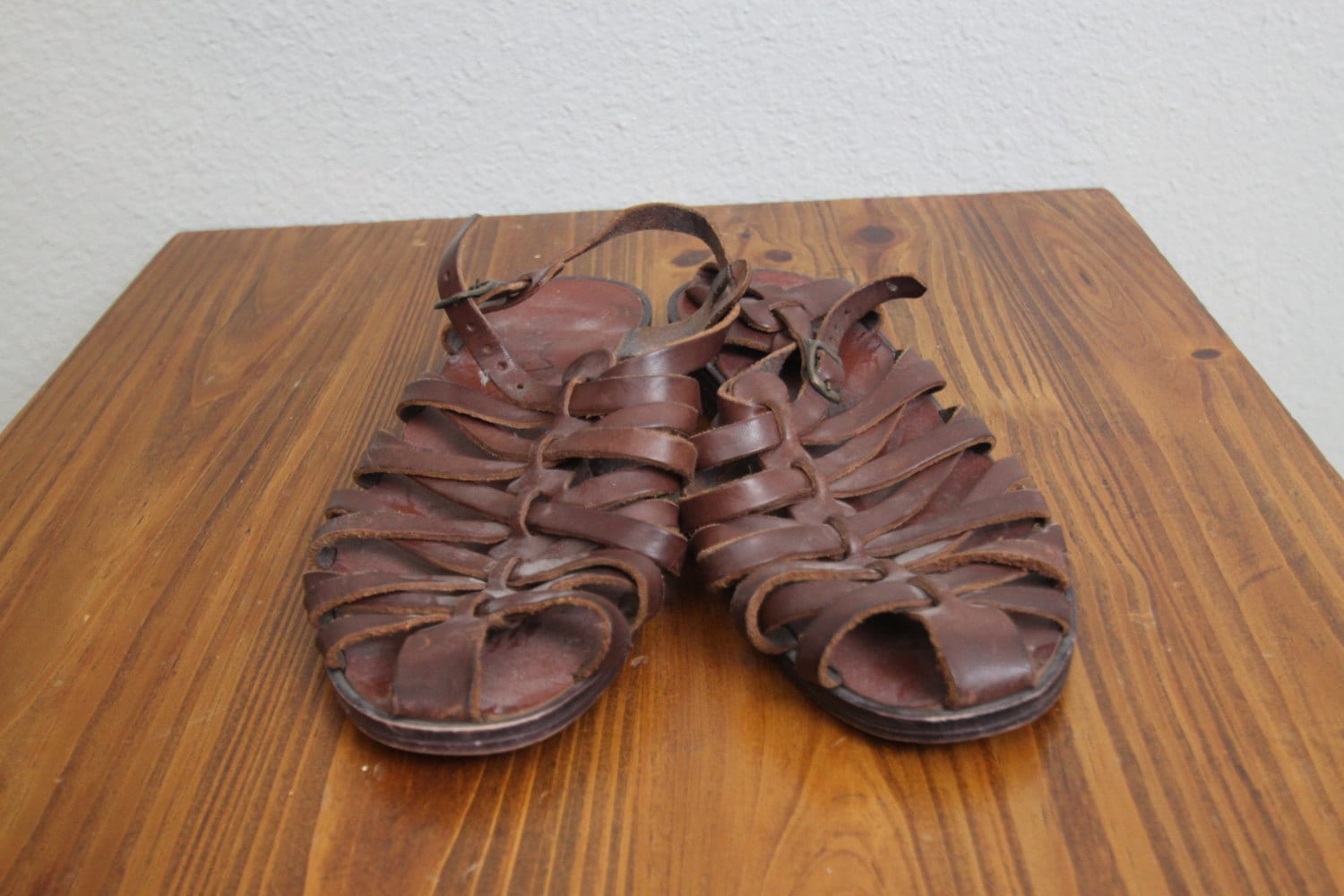 vintage 1980s leather jesus sandals 80s flat by elsierobyn