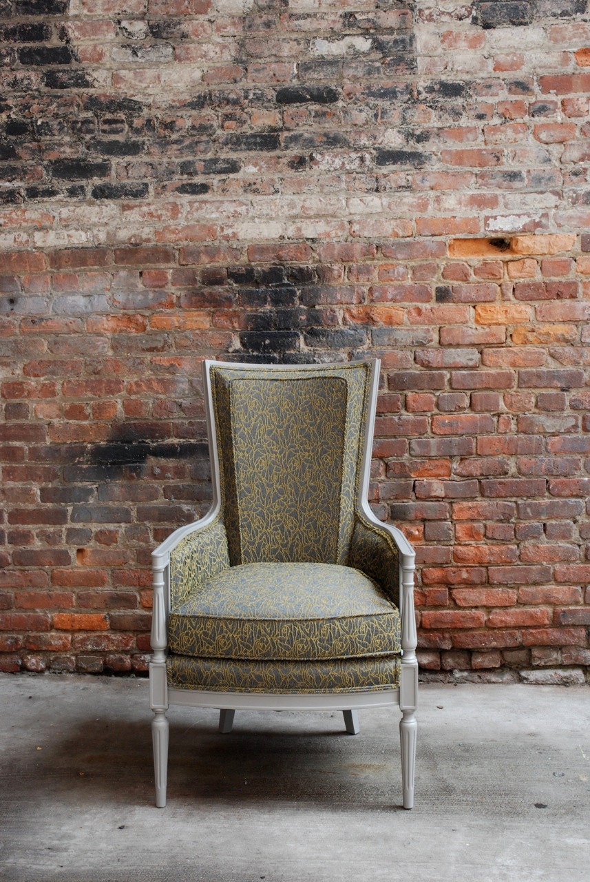 A Beautiful Vintage Chair With New Upholstery & Finish / Free Curbside Delivery NYC