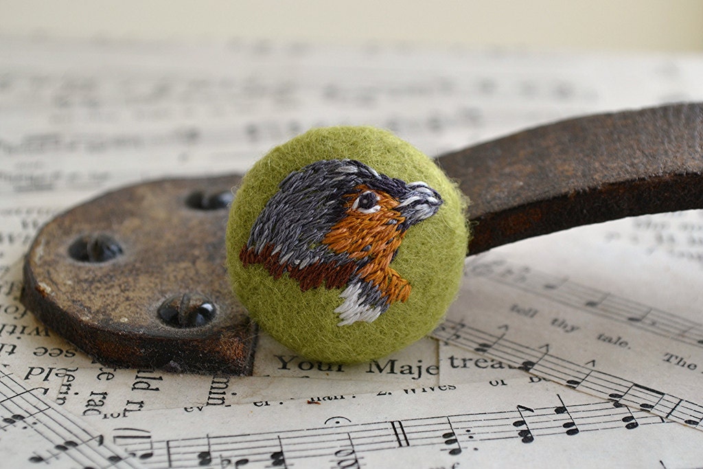 Hand Embroidered Chaffinch Bird Button 35 mm