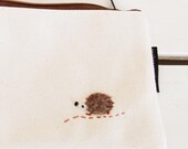 Flat pencil case/make-up case - natural canvas with a hedgehog appliqué (LAST ONE)