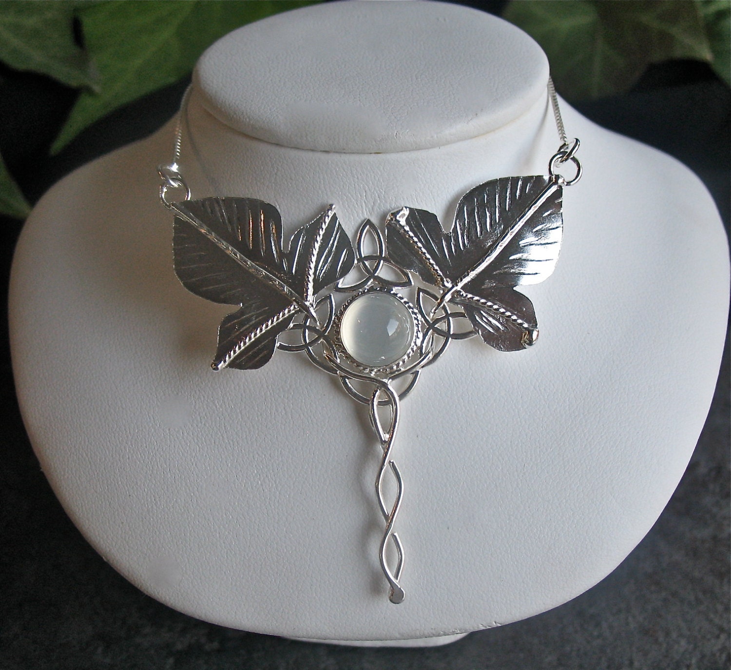 Elvish Celtic Ivy Leaf Pendant with 16 Inch Box Chain with 10mm Cabochon in .925 sterling silver