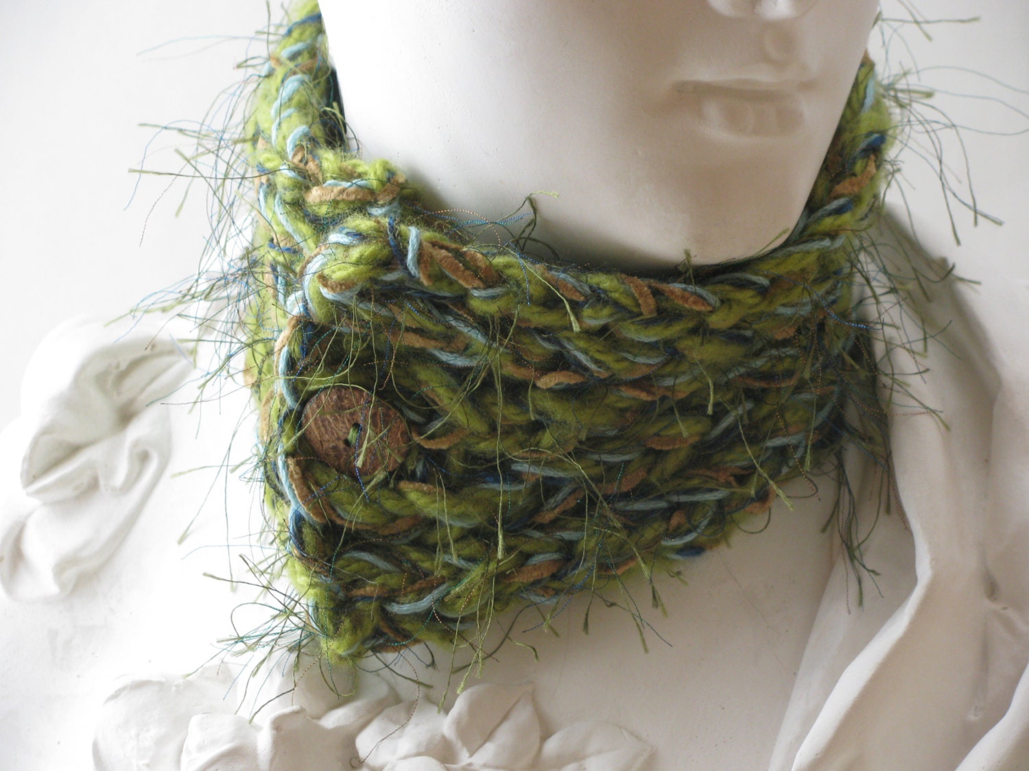 PEACOCK FEATHERS handknit scarflette
