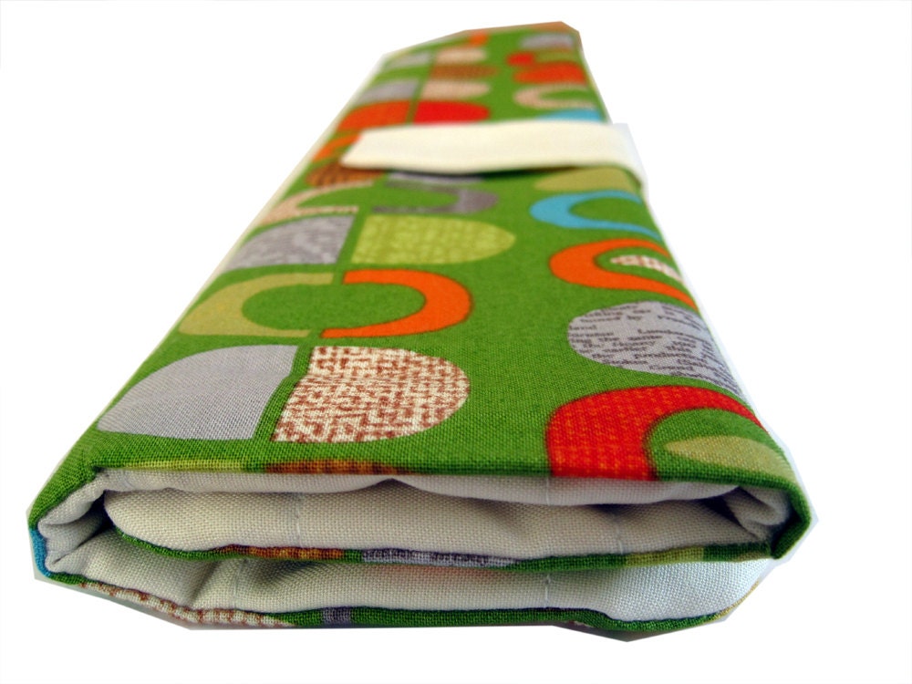 straight knitting needle organizer - green half circles