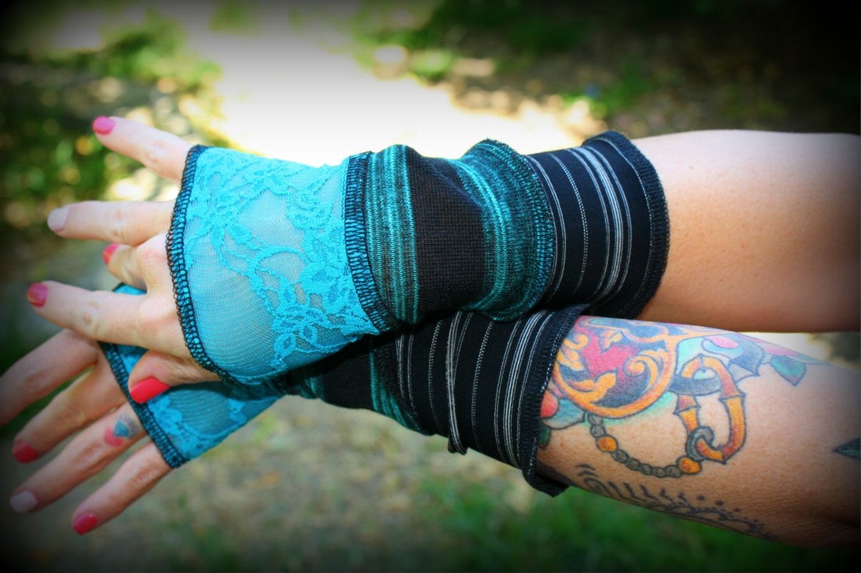Wristwarmers 1 - Turquoise Black Stripes