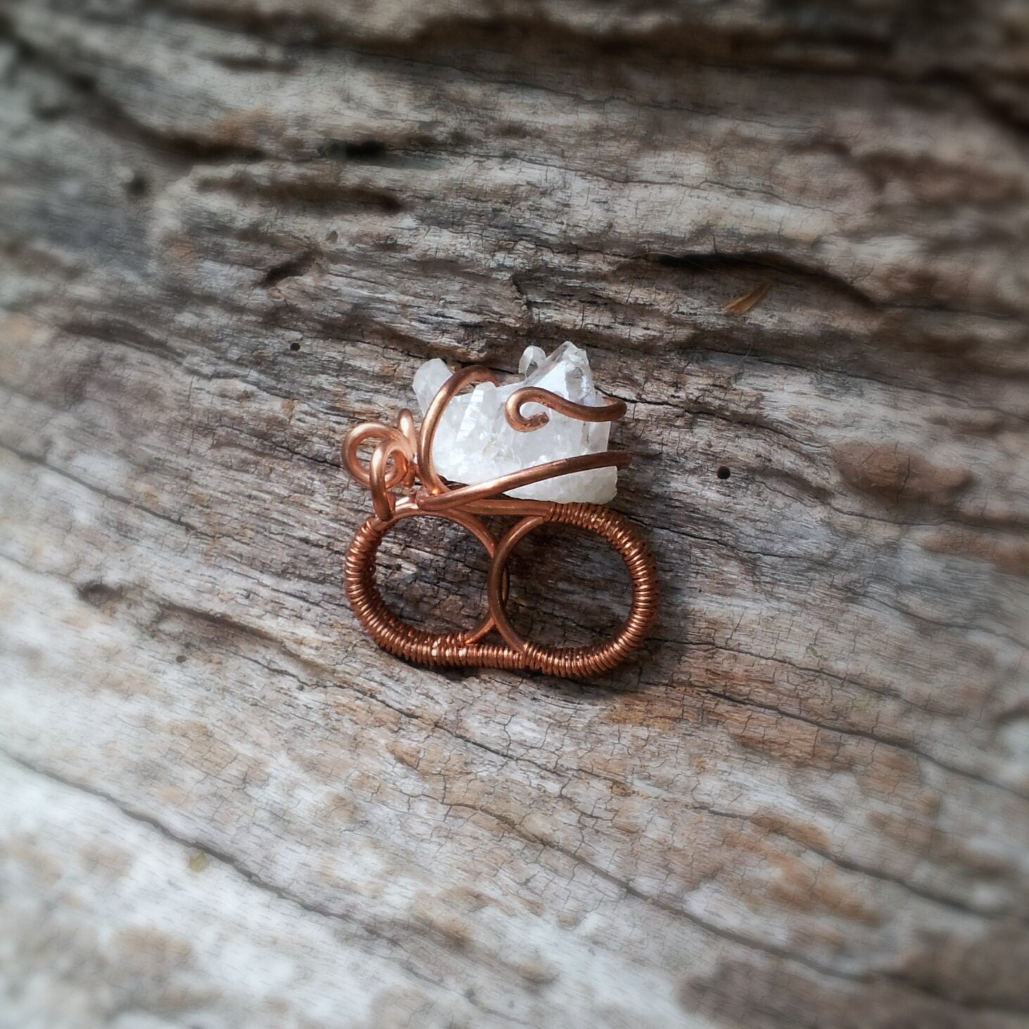 Massive Crystal Ring Two Fingers - Copper