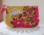 Wristlet Zipper Gadget Smart Phone Pouch  Heirloom Rose Bouquet