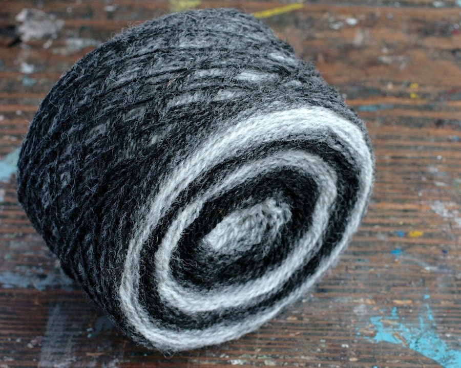 Pure wool knitting yarn - 100 g -- black, grey