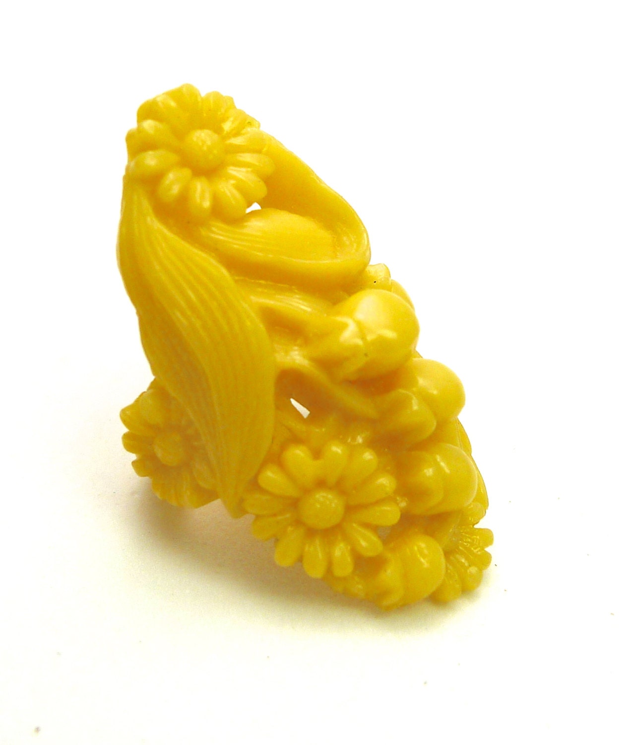 Vintage 1940s Carved Celluloid Ring