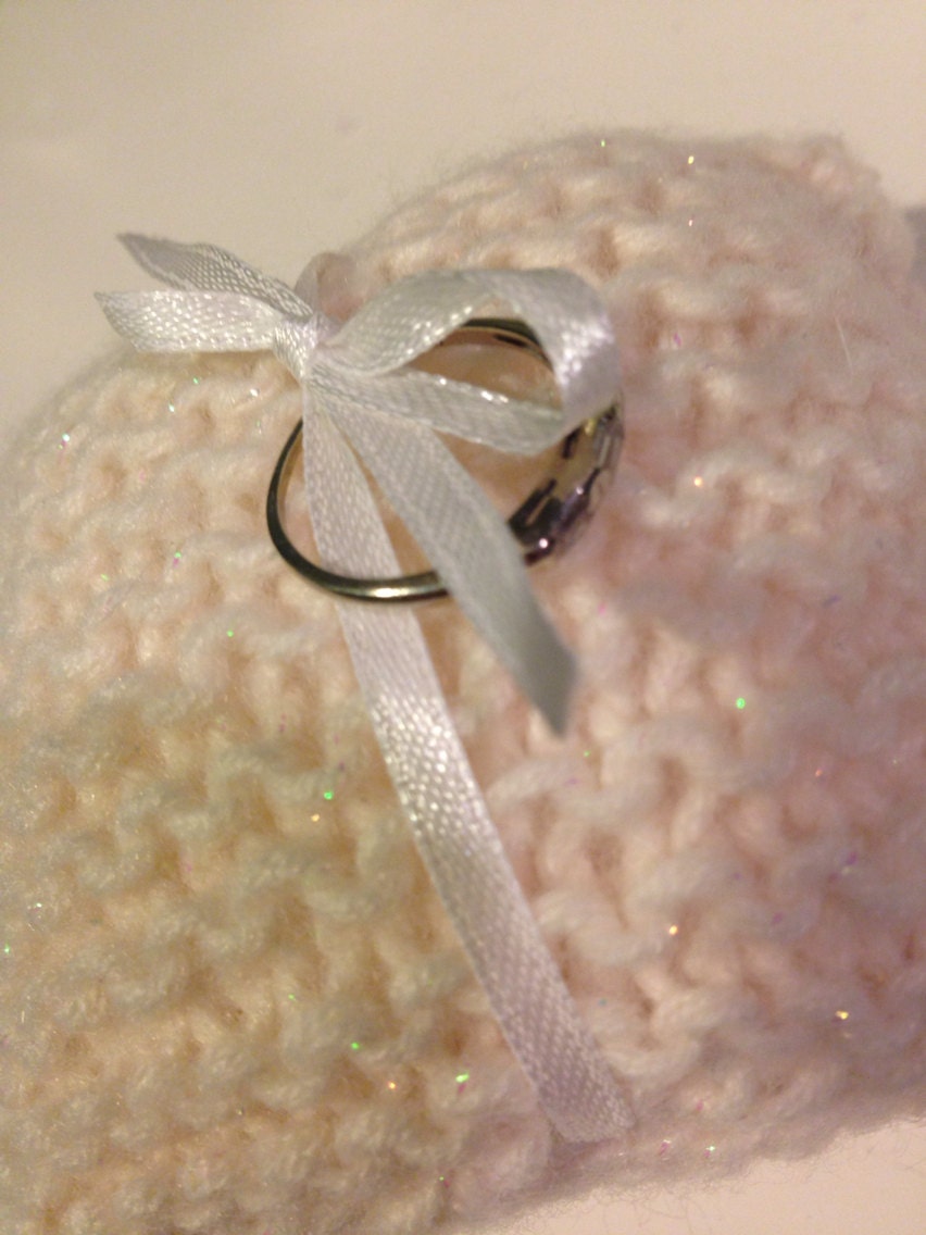 Hand knit wedding ring pillow vintage antique