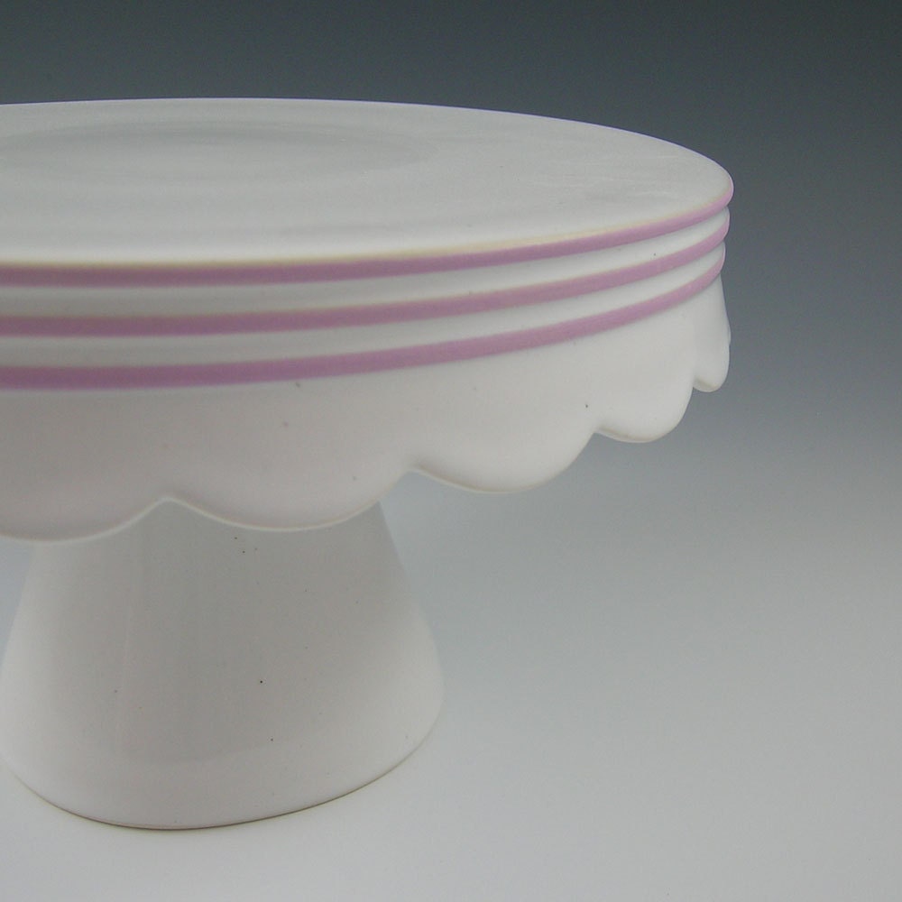Cake Stand with Scallop Edge for Wedding, Birthday, Shower, Entertaining