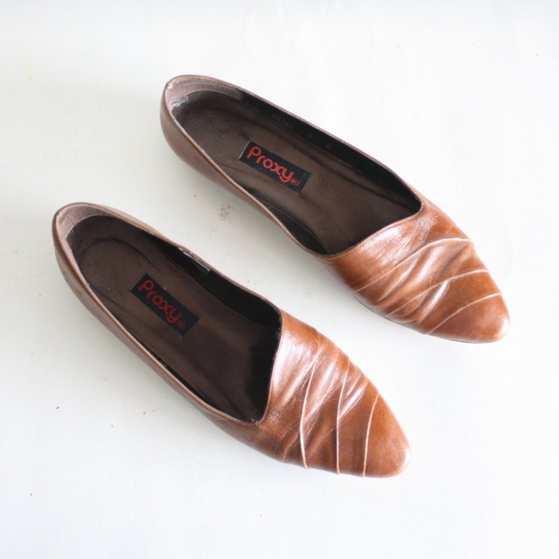 size 8 N brown leather flats