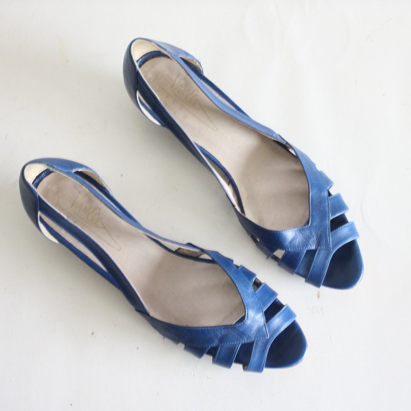 size 8 N Blue leather summer sandals