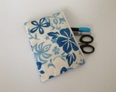 medium zipper pouch hawaiian reverse print