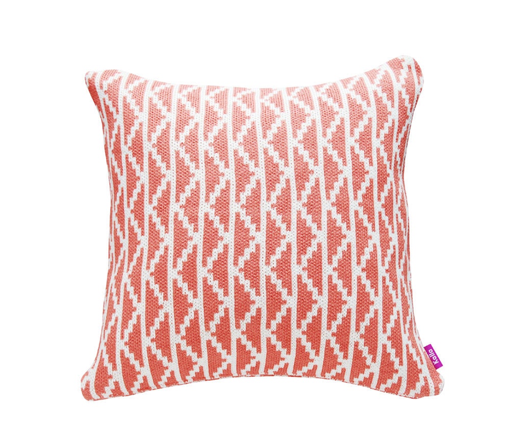 Knitted Pillow Cover - 18x18in/45x45cm - YAMA - Coral