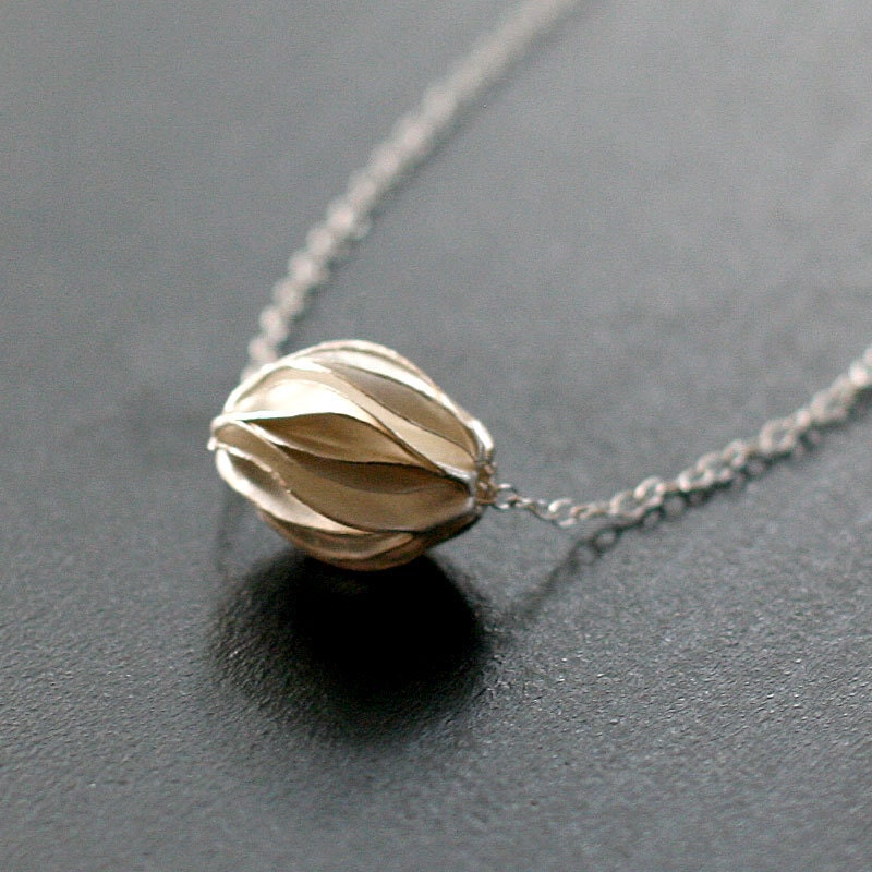 eastern holiday - silver origami necklace by elephantine