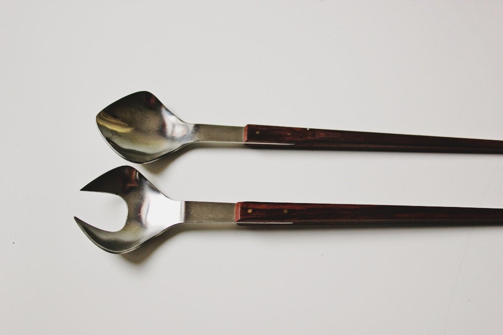 modern salad servers