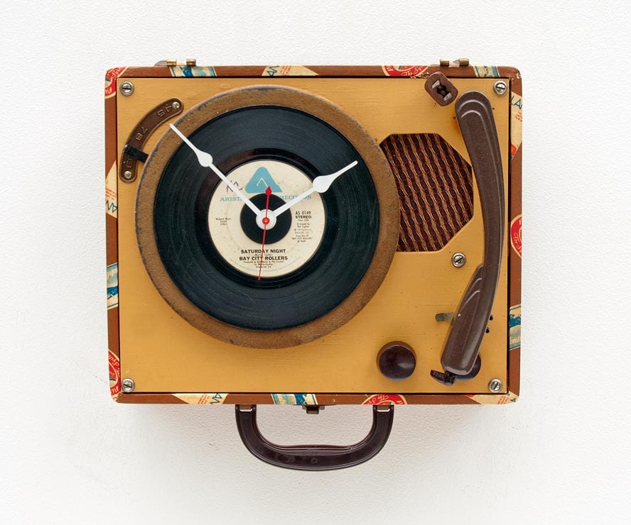 Recycled Record Player Clock