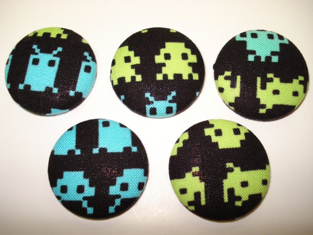 Space Invaders Magnet Set of 5 - Videogames, Arcade, Geekery.