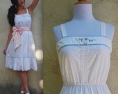 Vintage 70s White Sweetheart Prairie Dress (size small, medium)