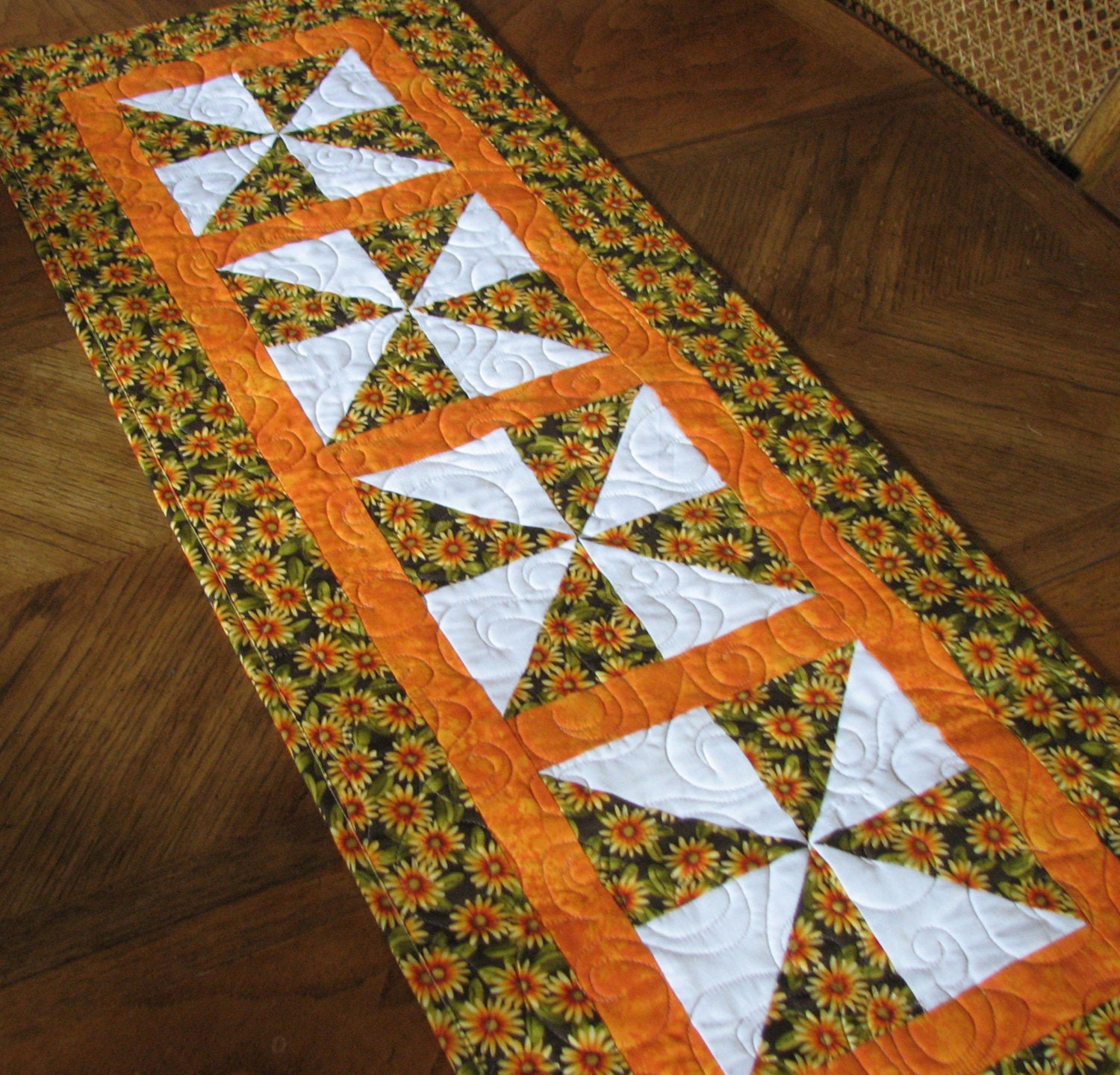 Floral Pinwheel Tablerunner