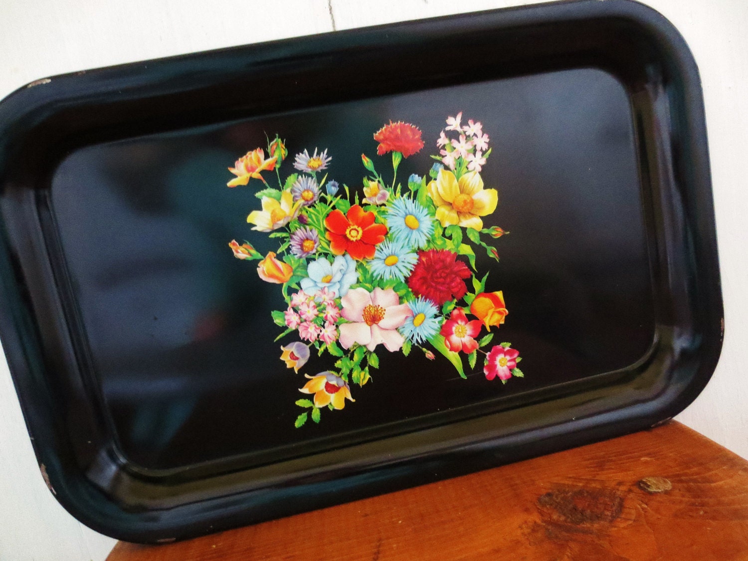 Among The Wildflowers... Vintage Floral Metal Serving Tray Set of Four 4