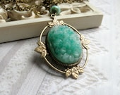 Green glass necklace, vintage glass pendant - gift box