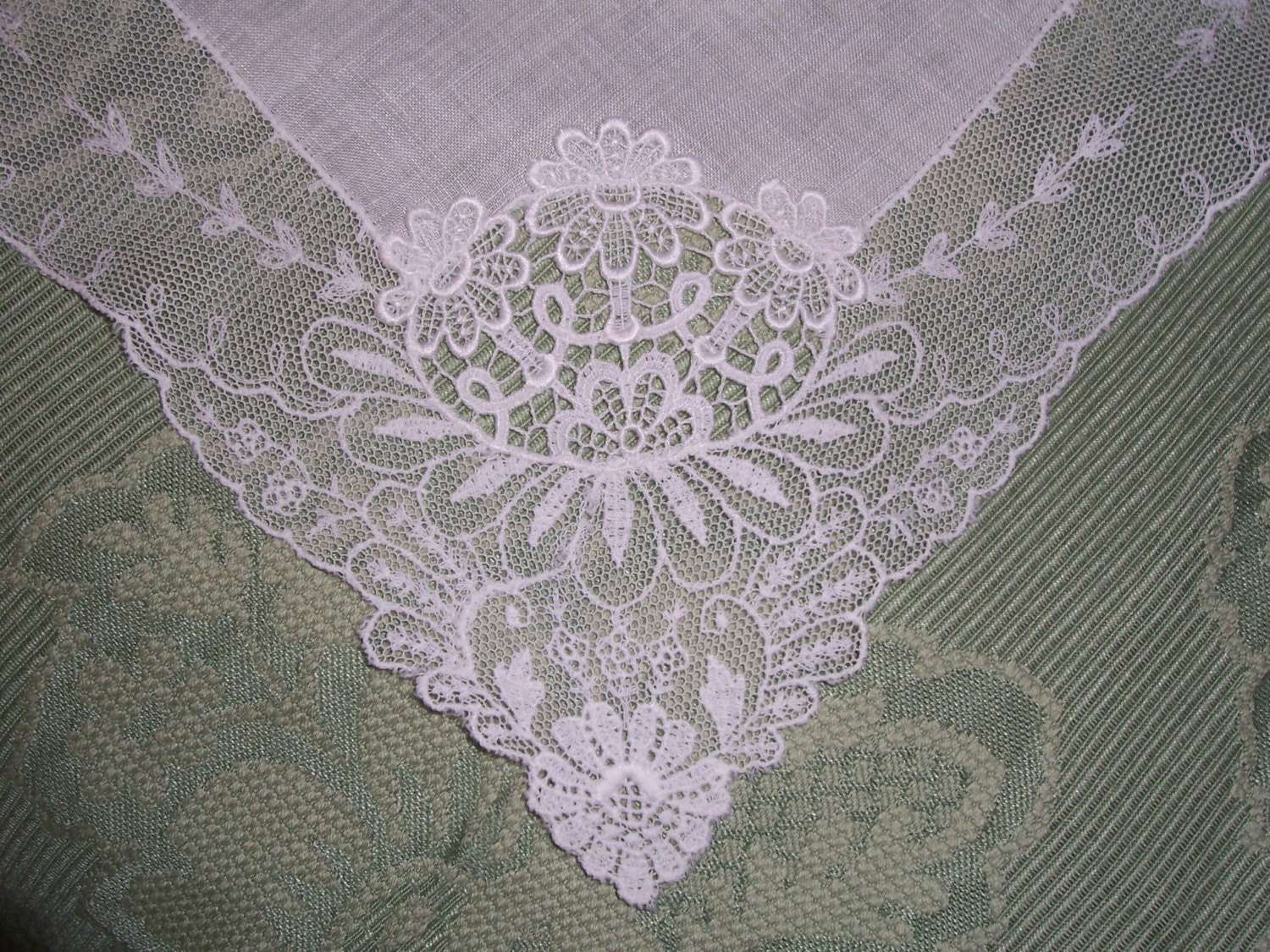 Vintage White Lace Hanky - Hankie Handkerchief with Lots of Lace