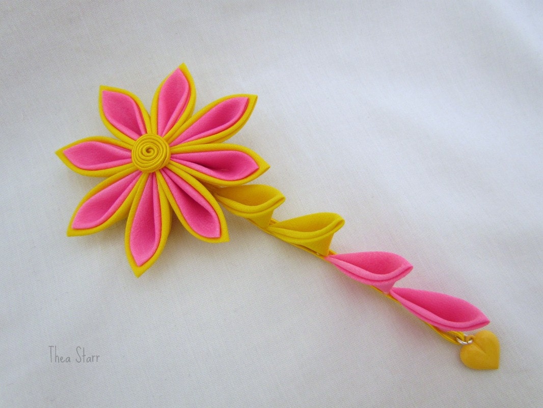 Kanzashi Fabric Flower Clip - Color Pop Sweetheart