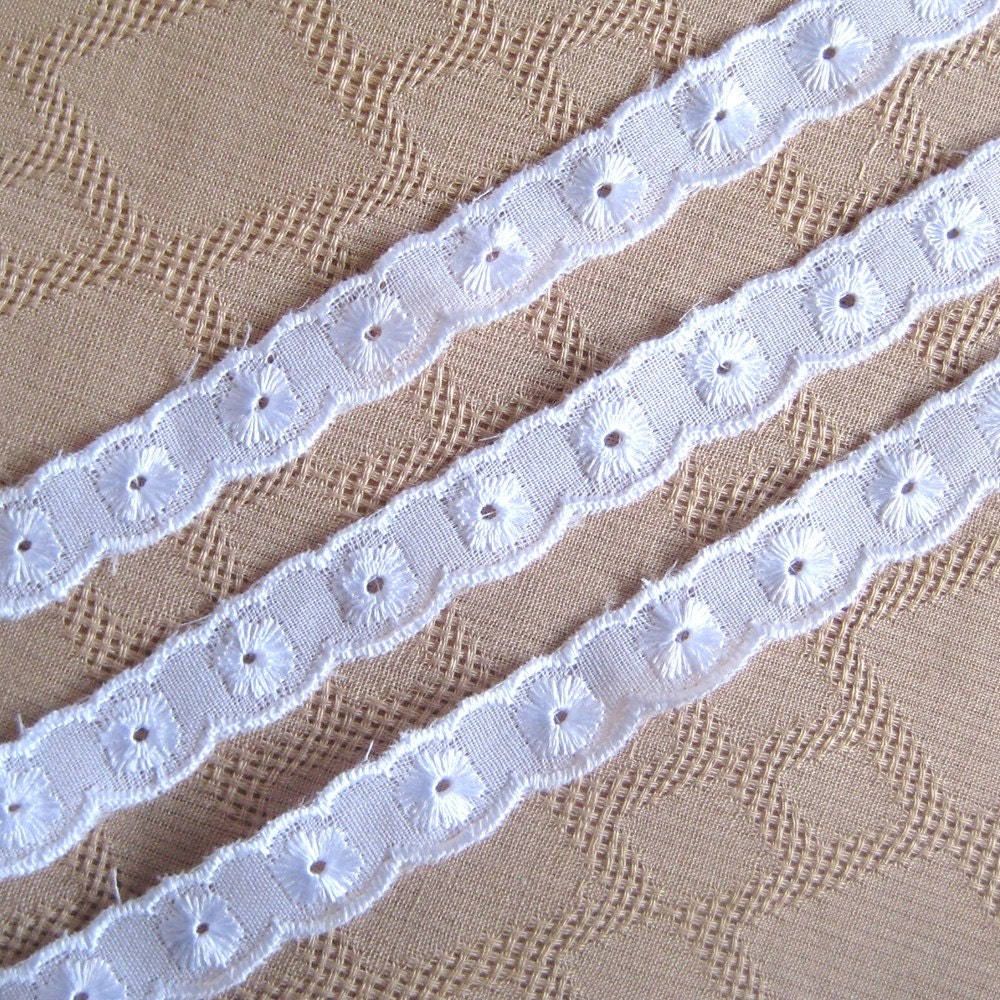 Perfectly Pretty Vintage Cotton Floral Broderie Lace Eyelet Ribbon 3 Yards