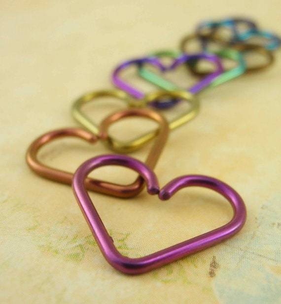 Niobium Heart Piercing - Hypo Allergenic - You Pick Color and Gauge - Cartilage piercing
