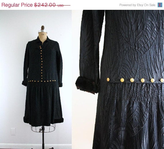 50% off Shop Closing Sale 1920s Vintage Dress . Black Dress . Mink Trim Dress . 20s Dress