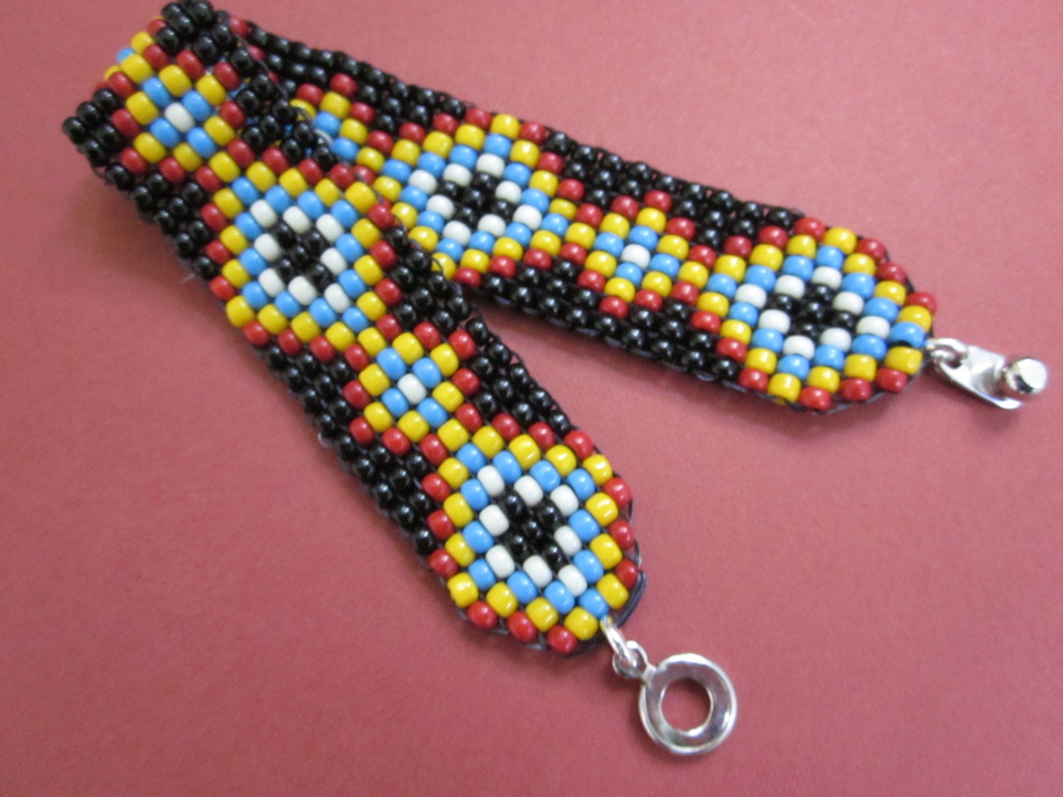 hand loomed seed bead friendship pattern by adessojewelry on Etsy